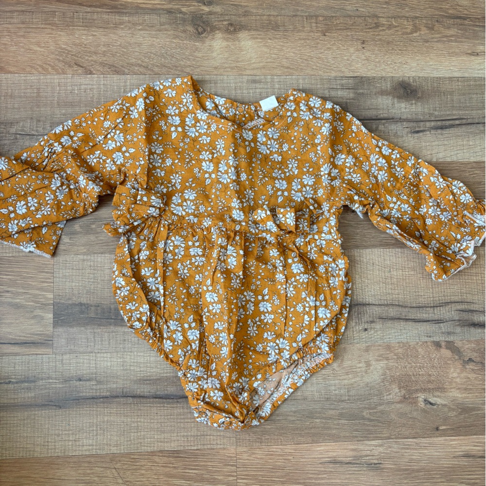 8 Assorted Baby Rompers 3-6mo - Picture 4 of 8